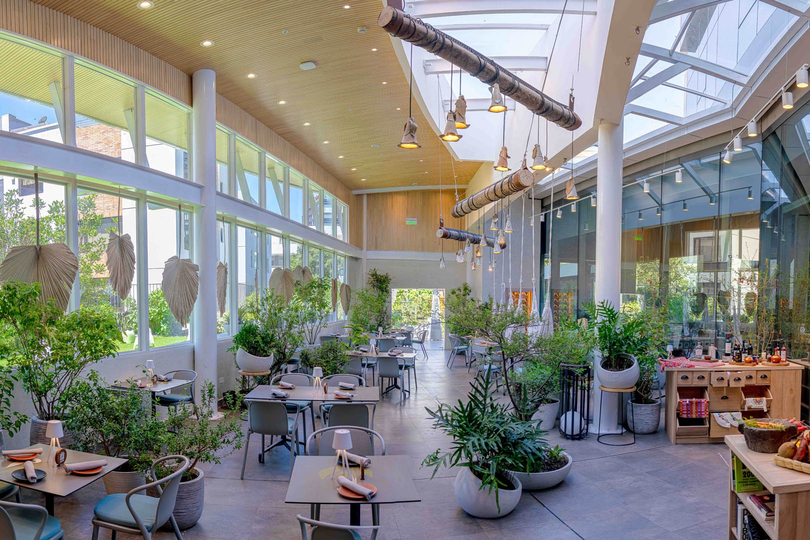 imgi_8_hotel-go-hotel-restaurant